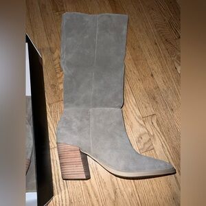 Dolce Vita suede boot size 9